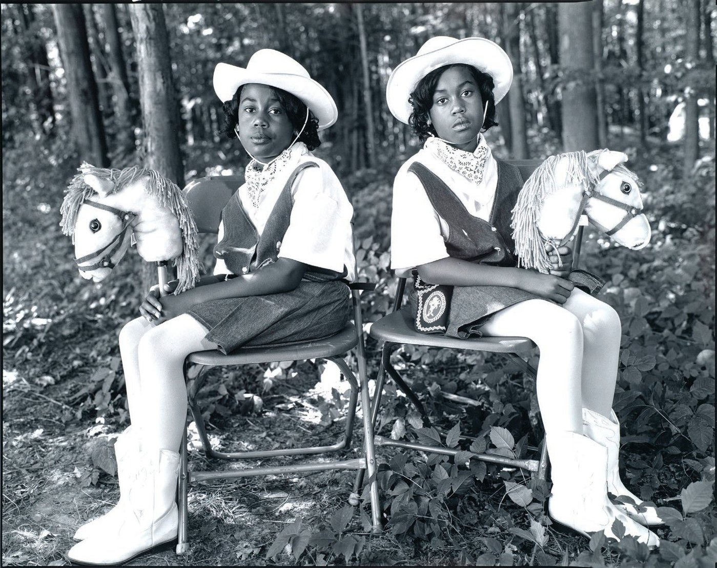 Mary Ellen Mark, “Tashara and Tanesha Reese, Twins Days Festival, Twinsburg, Ohio” (1998, gelatin silver print), 20 inches by 24 inches, NMWA, gift of Robert and Kathi Steinke, © Mary Ellen Mark/The Mary Ellen Mark Foundation.